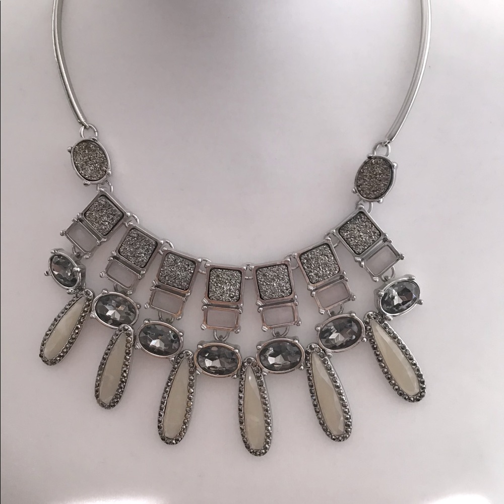 NWOT Chico’s Statement Necklace